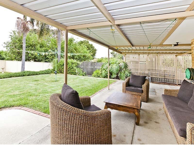 297 Wharf Street, Queens Park WA 6107