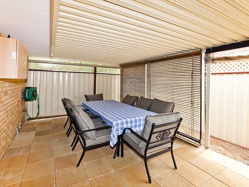 297 Wharf Street, Queens Park WA 6107