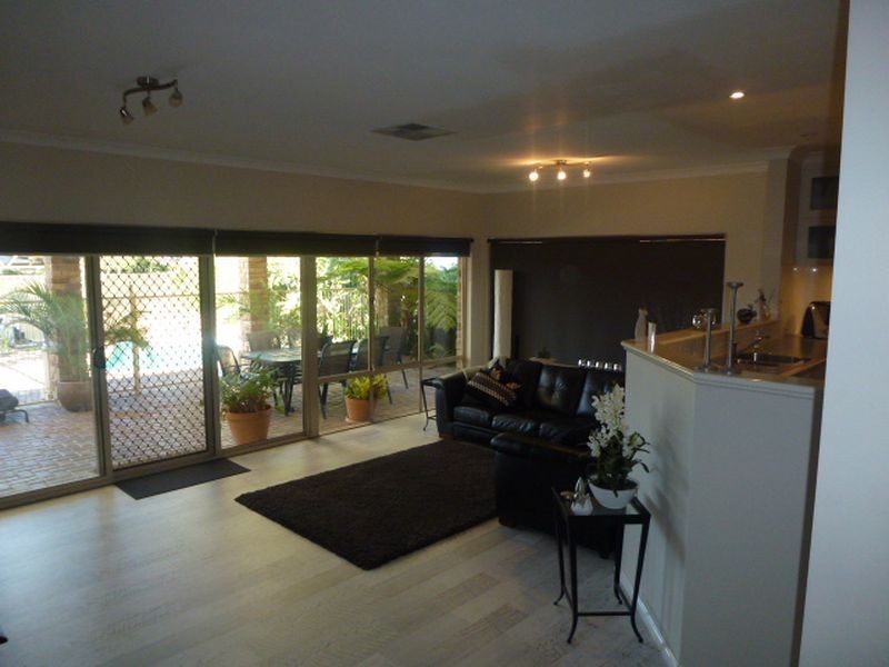 9 Ambassador Court, Thornlie WA 6108