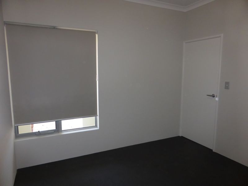 94 Yellowwood Avenue, Piara Waters WA 6112