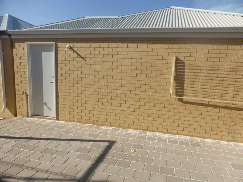 94 Yellowwood Avenue, Piara Waters WA 6112