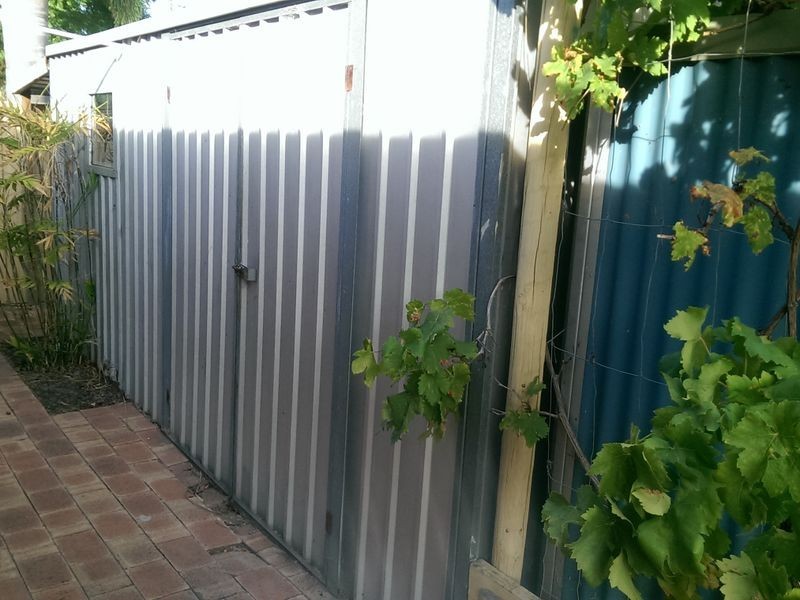51 Ovens Rd, Thornlie WA 6108