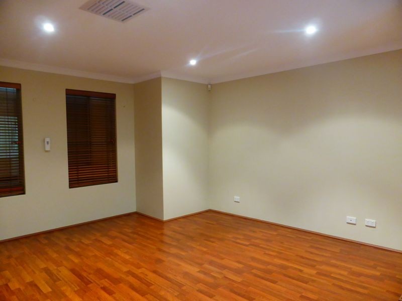 8 Strutt Parkway, Southern River WA 6110