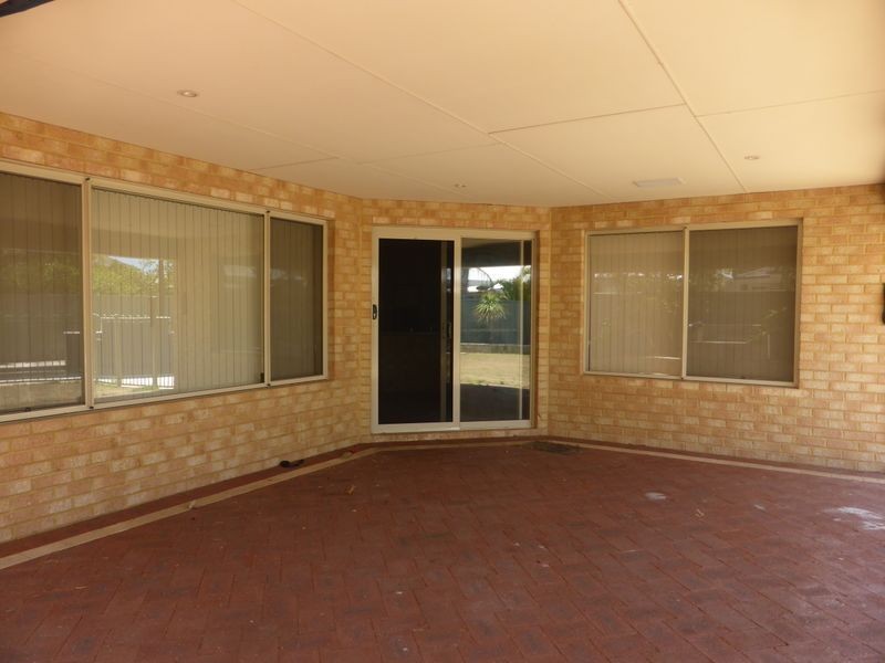 8 Strutt Parkway, Southern River WA 6110