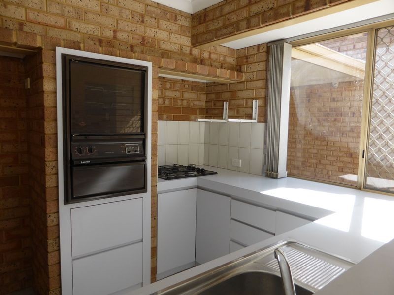 16/6 Lester Drive, Thornlie WA 6108