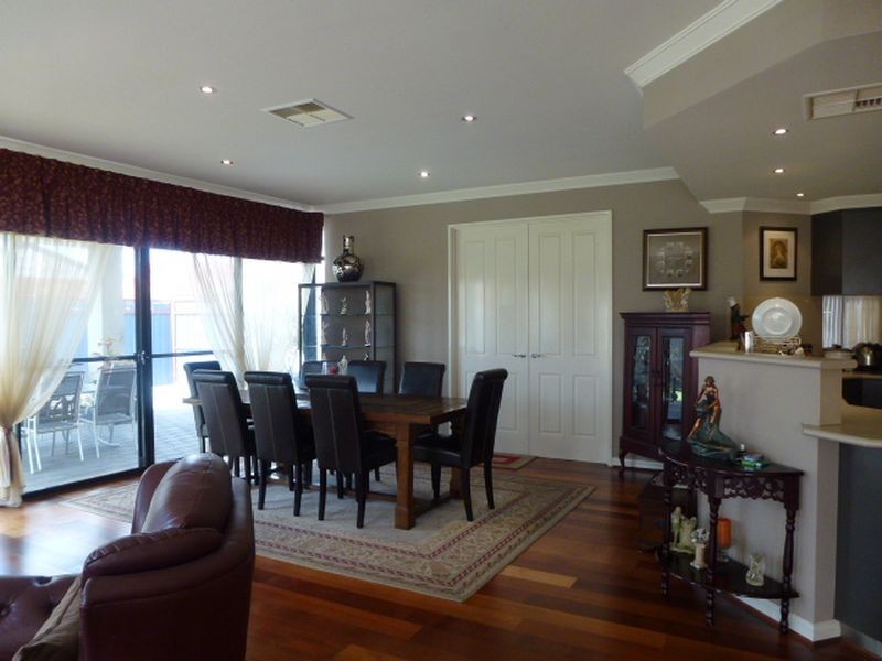 38 Lomandra Drive, Canning Vale WA 6155
