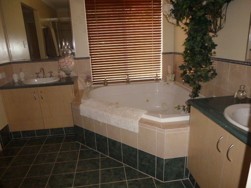 40 Banda Boulevard, Canning Vale WA 6155