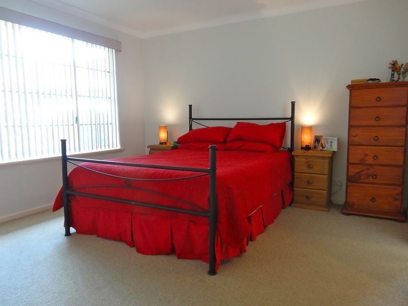 8 The Crest, Canning Vale WA 6155