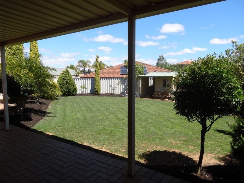 8 The Crest, Canning Vale WA 6155