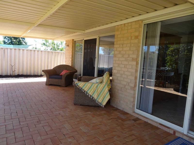 8 The Crest, Canning Vale WA 6155