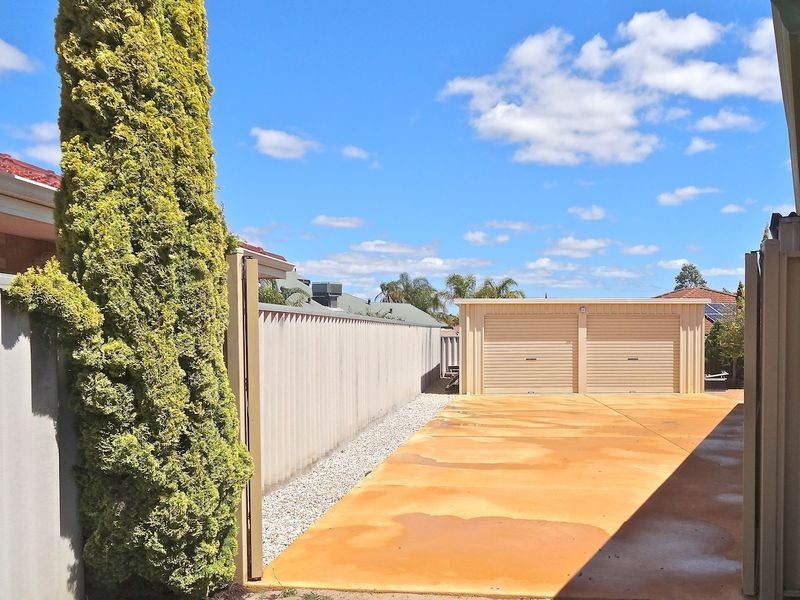 8 The Crest, Canning Vale WA 6155