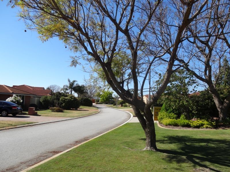 8 The Crest, Canning Vale WA 6155