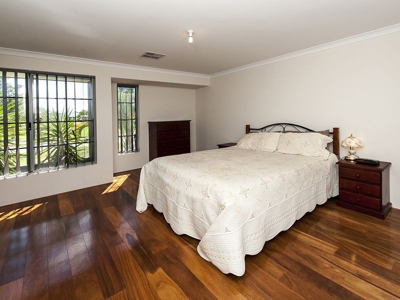 10 Wiroo Way, Darling Downs WA 6122