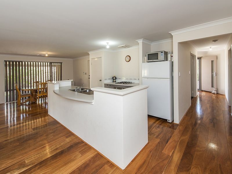 10 Wiroo Way, Darling Downs WA 6122