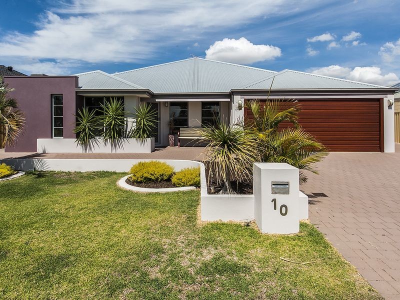 10 Wiroo Way, Darling Downs WA 6122