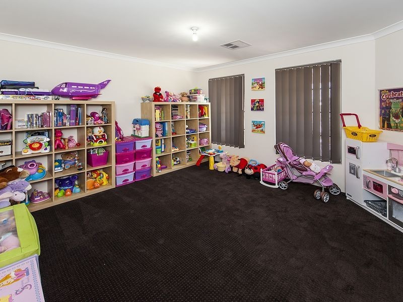 10 Wiroo Way, Darling Downs WA 6122