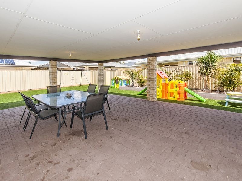 10 Wiroo Way, Darling Downs WA 6122
