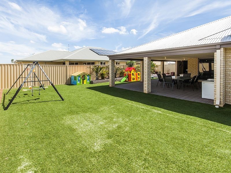 10 Wiroo Way, Darling Downs WA 6122
