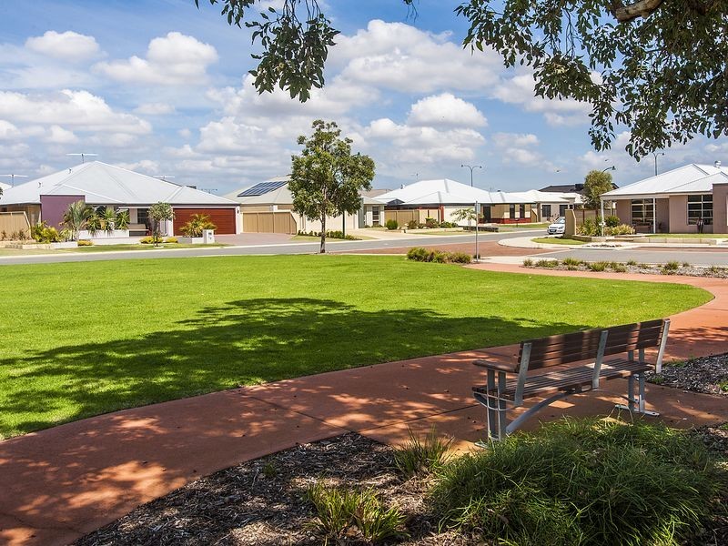 10 Wiroo Way, Darling Downs WA 6122
