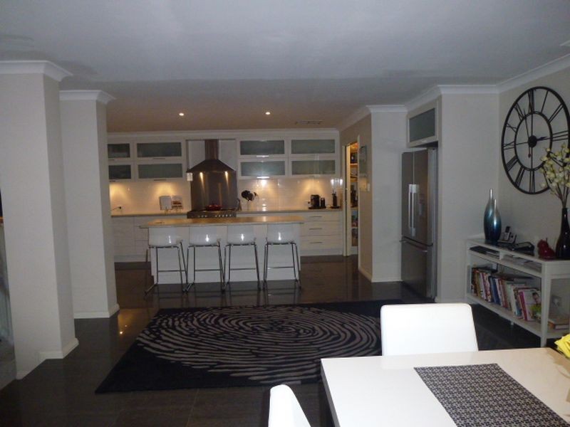 9 Ambassador Court, Thornlie WA 6108