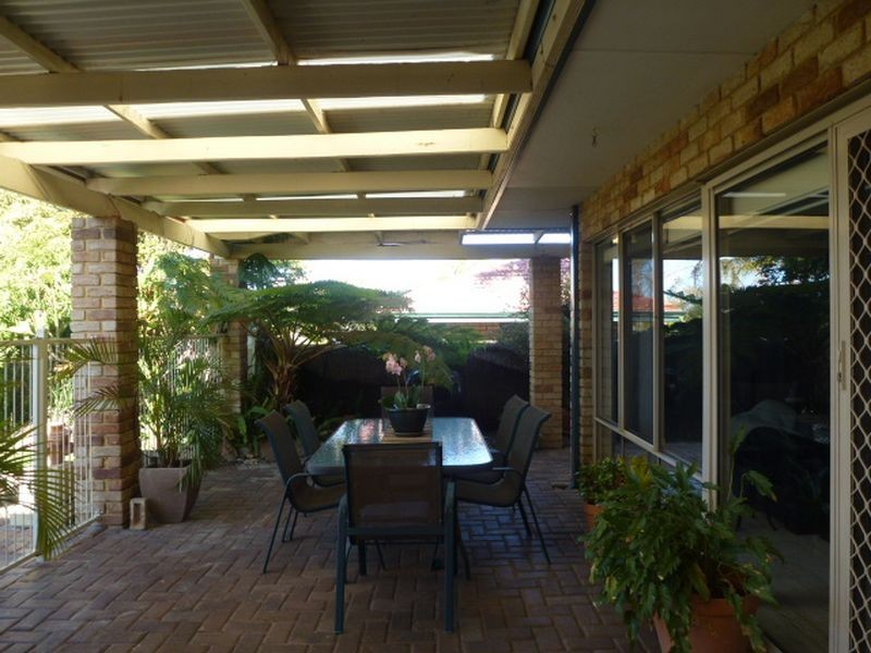 9 Ambassador Court, Thornlie WA 6108