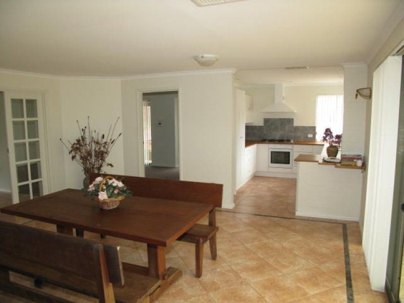 30 Mackie Road, Roleystone WA 6111