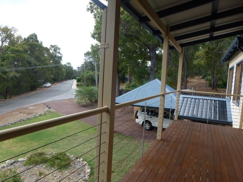 30 Mackie Road, Roleystone WA 6111