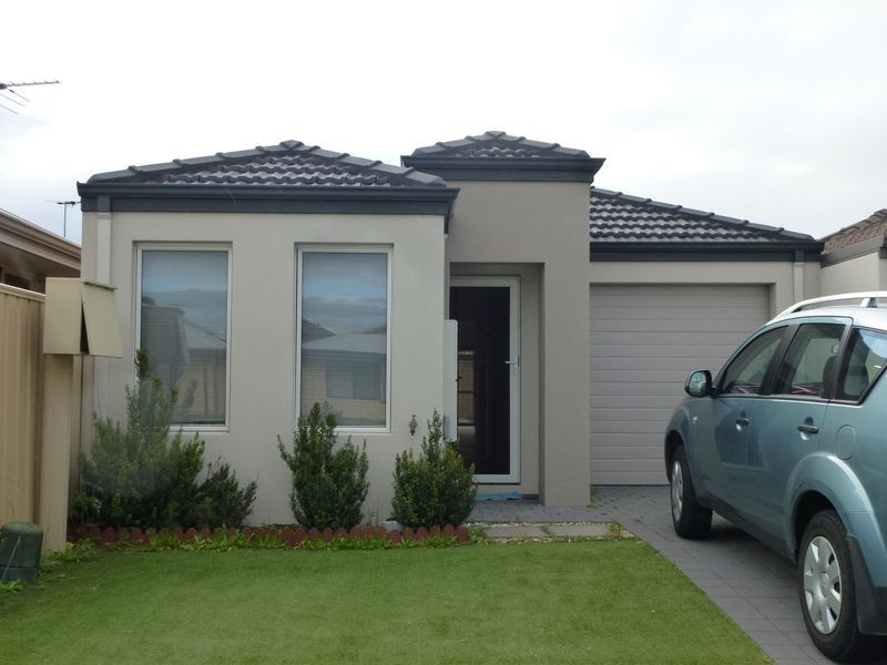 37 Fraser Road North, Canning Vale WA 6155