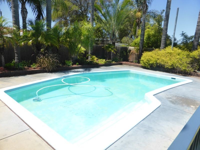 32 Kingsford Way, Huntingdale WA 6110