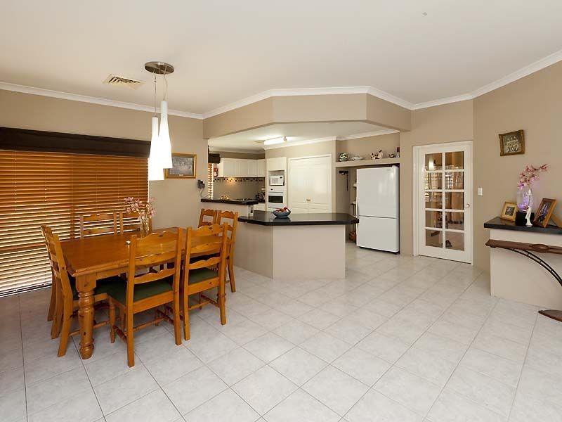 45 Welbeck Road, Canning Vale WA 6155