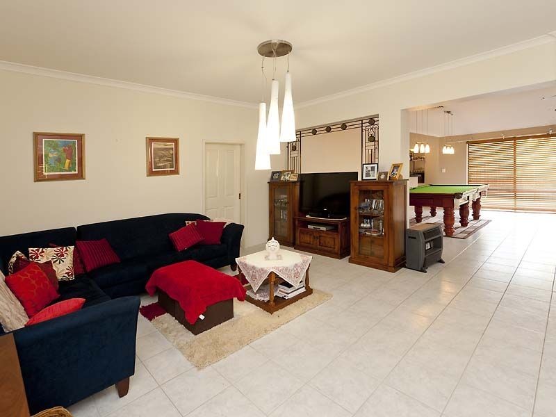 45 Welbeck Road, Canning Vale WA 6155