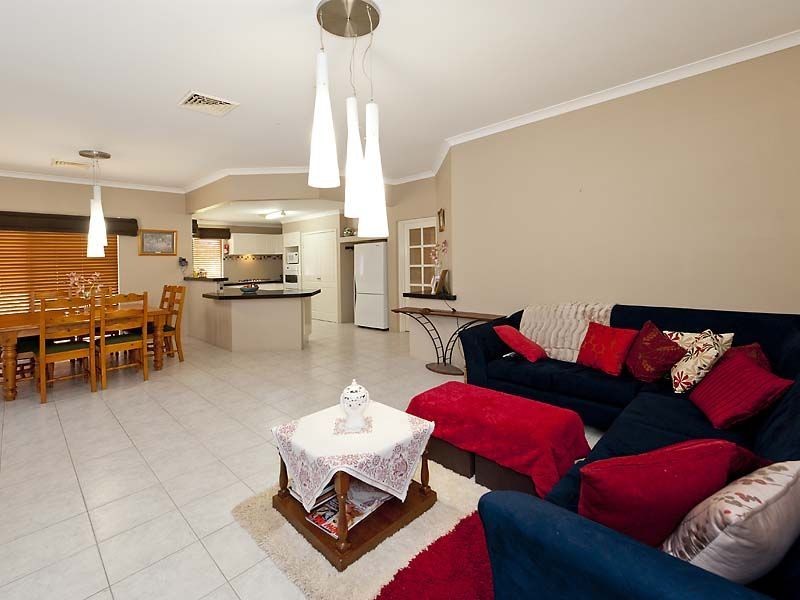 45 Welbeck Road, Canning Vale WA 6155