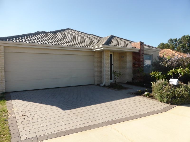 8 Gilman Court, Piara Waters WA 6112