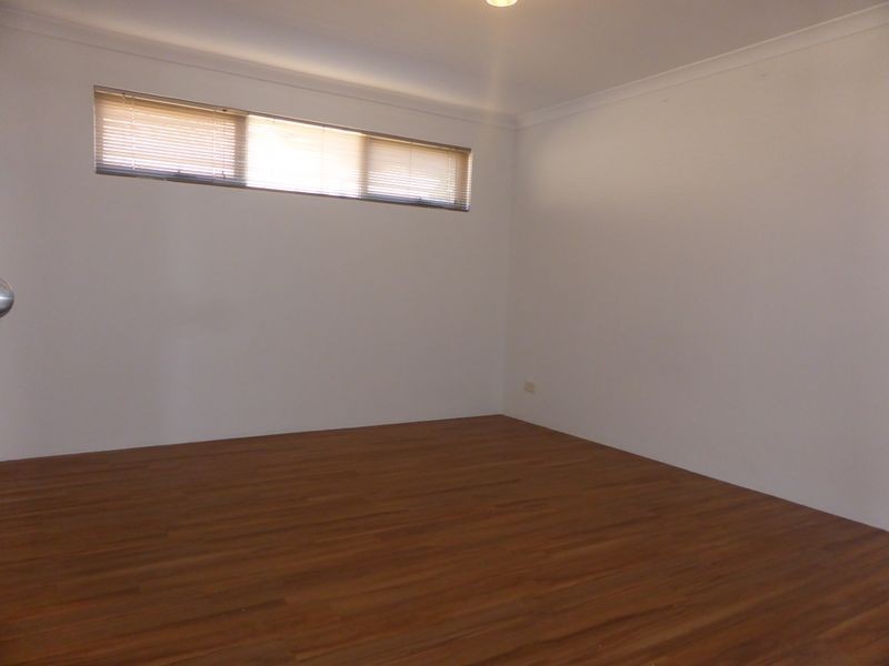 8 Gilman Court, Piara Waters WA 6112