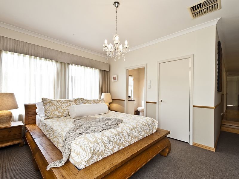 24 Jade Street, Mount Richon WA 6112