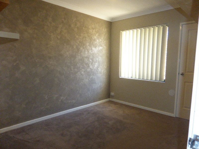 8 b Waxberry Gardens, Canning Vale WA 6155