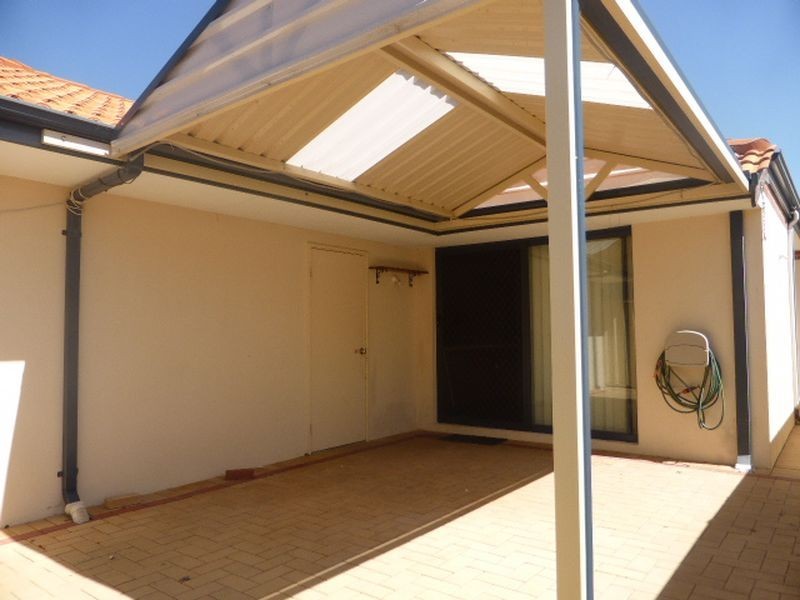 8 b Waxberry Gardens, Canning Vale WA 6155