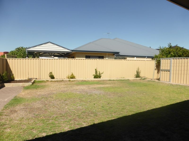 71 Towncentre Drive, Thornlie WA 6108