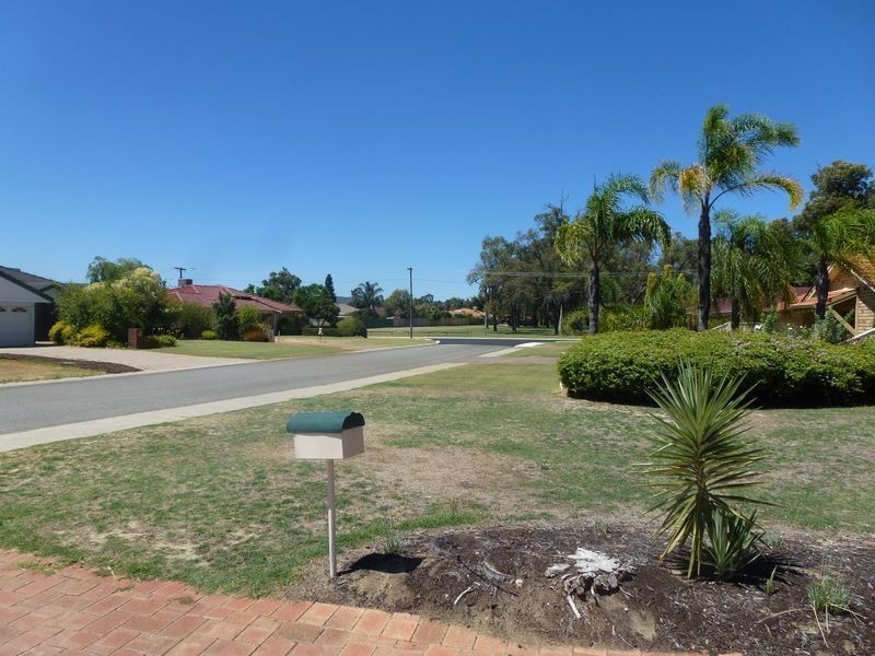 6 Pender Court, Thornlie WA 6108