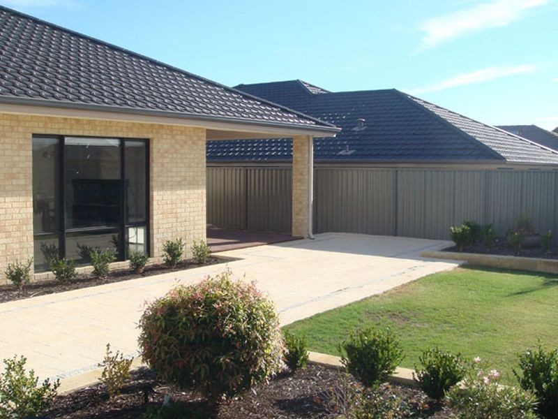 54 Hillhouse Way, Piara Waters WA 6112