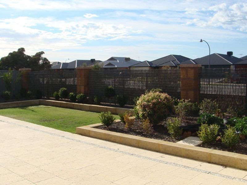 54 Hillhouse Way, Piara Waters WA 6112
