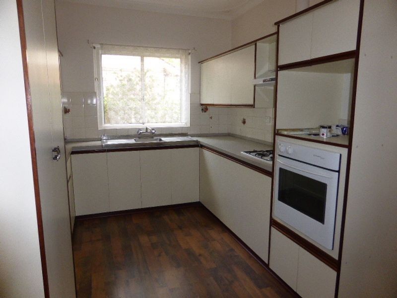 40 Berehaven Avenue, Thornlie WA 6108