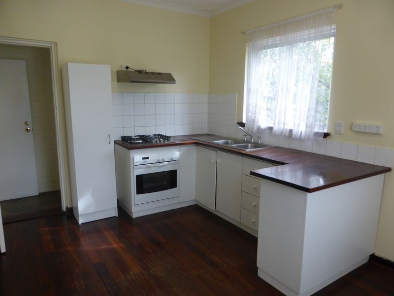 35 Thornlie Avenue, Thornlie WA 6108