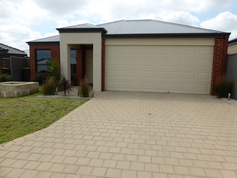 11b Blackall Mews, Piara Waters WA 6112