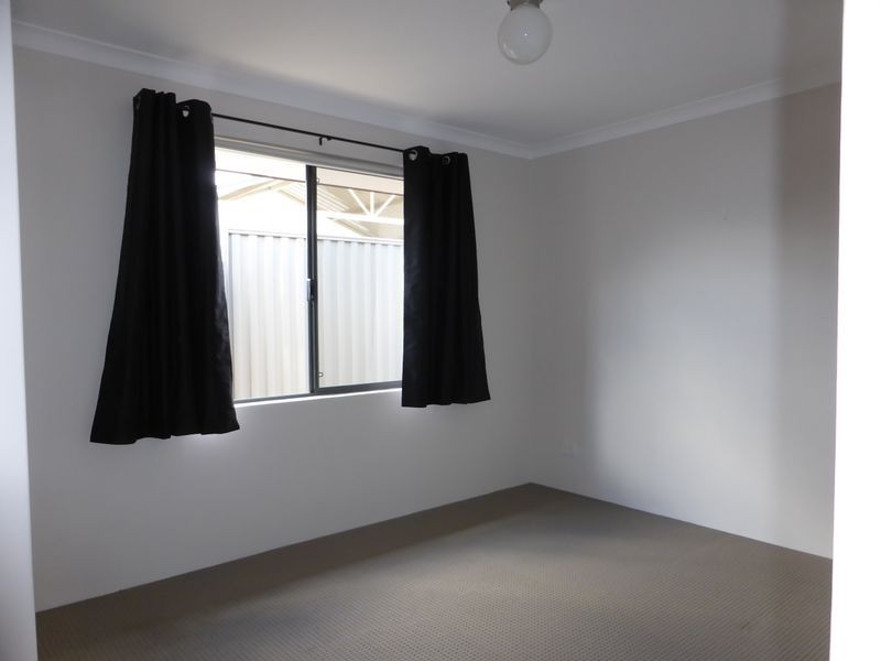 11b Blackall Mews, Piara Waters WA 6112