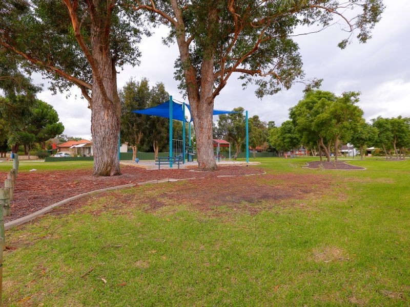18B Wicklow Street, Thornlie WA 6108