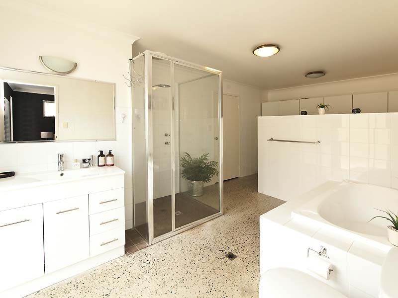 5 Neo Drive, Seville Grove WA 6112