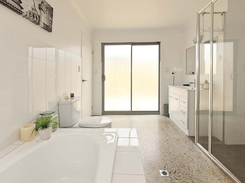 5 Neo Drive, Seville Grove WA 6112