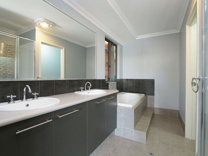 10 Jinan Road, Huntingdale WA 6110