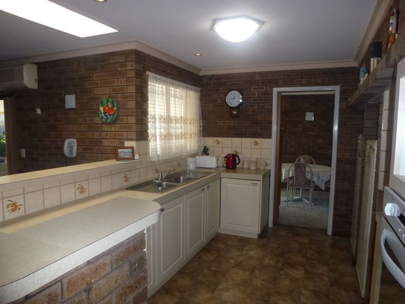 8 Curlewis Street, Huntingdale WA 6110